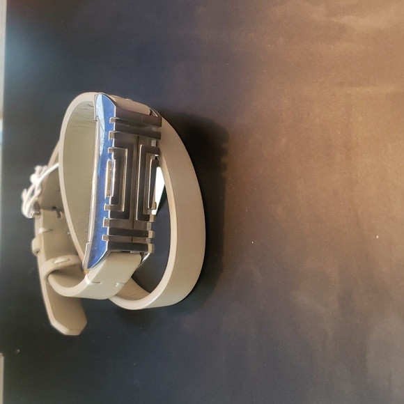 NWT Tory Burch double silver band fitbit bracelet Taupe/Gray. - Picture 3 of 5